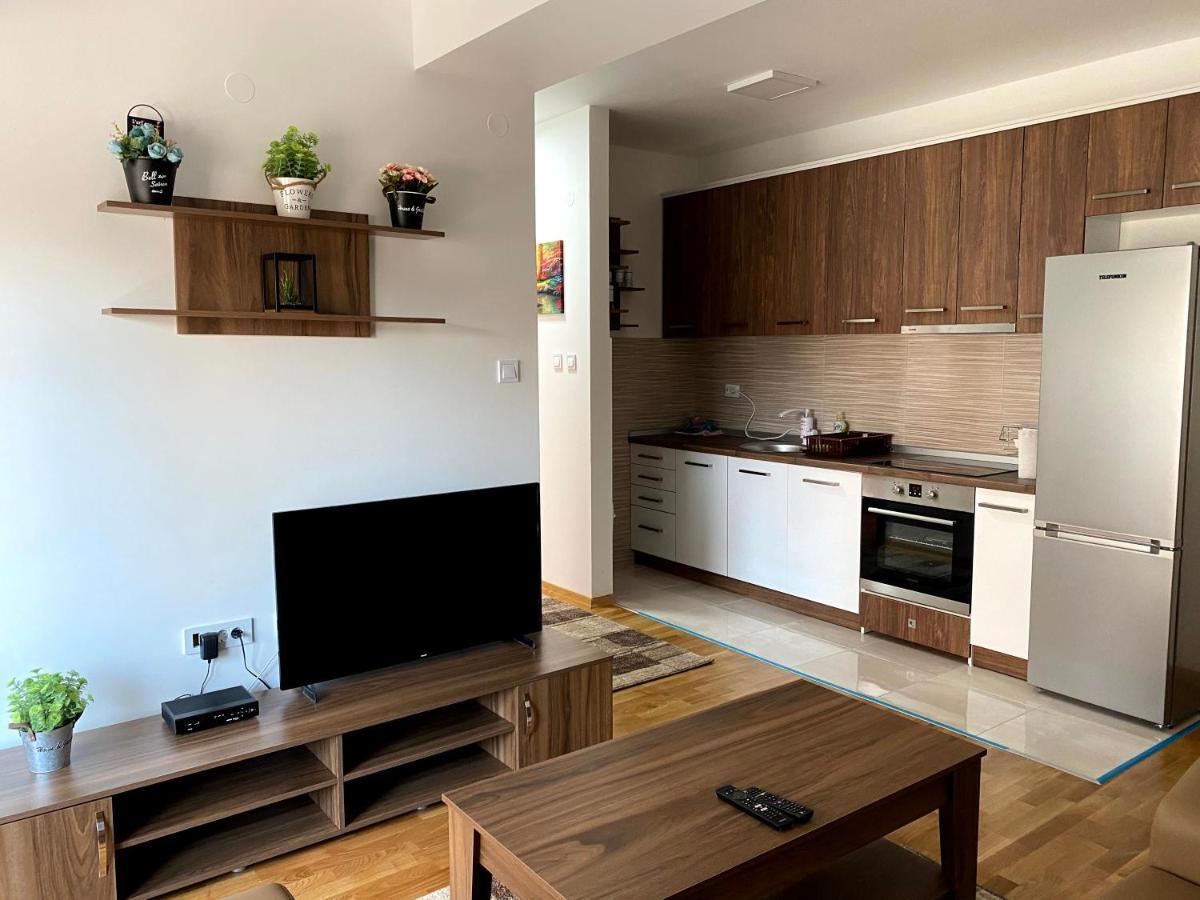 Skopje Brand New Apartment Exterior photo